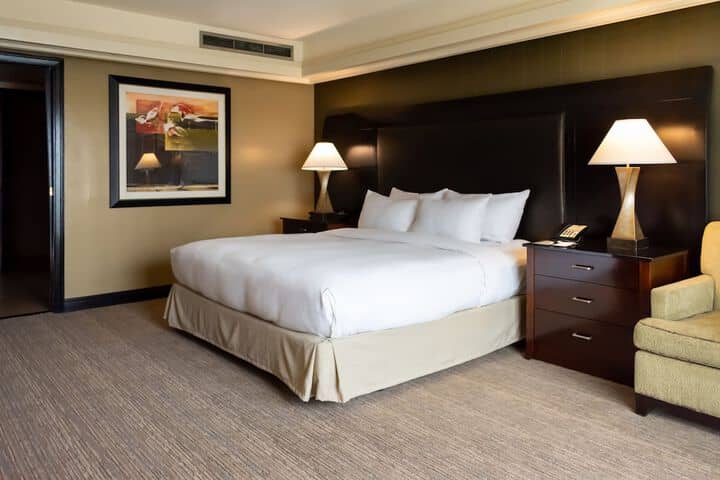 Room 16 of 72