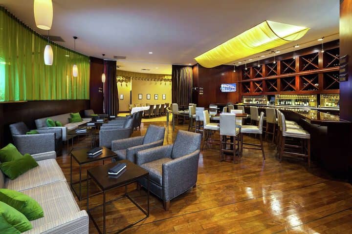 Lounge 63 of 72
